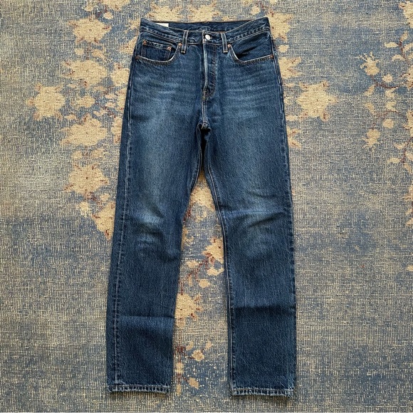 Levi's 501 Jeans in Troy Horse 27 - Picture 4 of 8